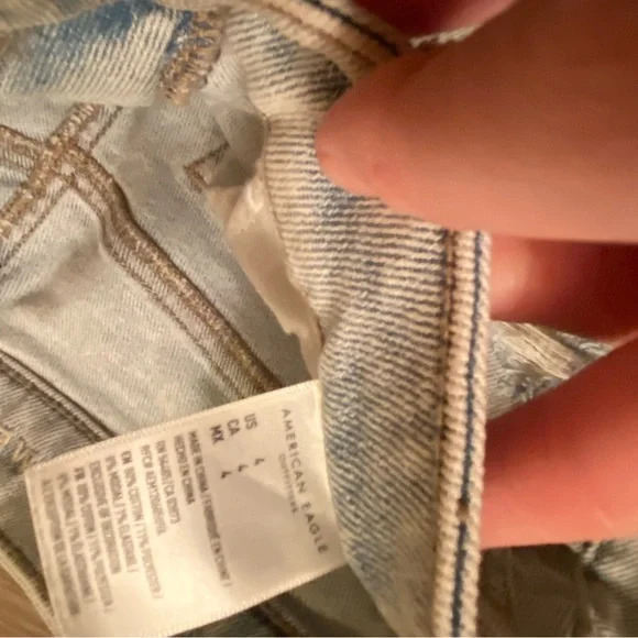 Light wash Mom jeans - Picture 4 of 5